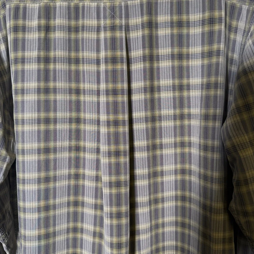 Tommy Bahama - 100% Silk Plaid Shirt - Lightweight M - Green/Grey - Wood Buttons - Picture 5 of 6